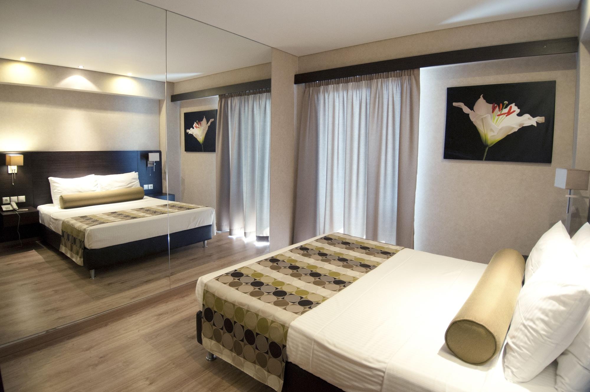 Nefeli Hotel Alimos Bagian luar foto