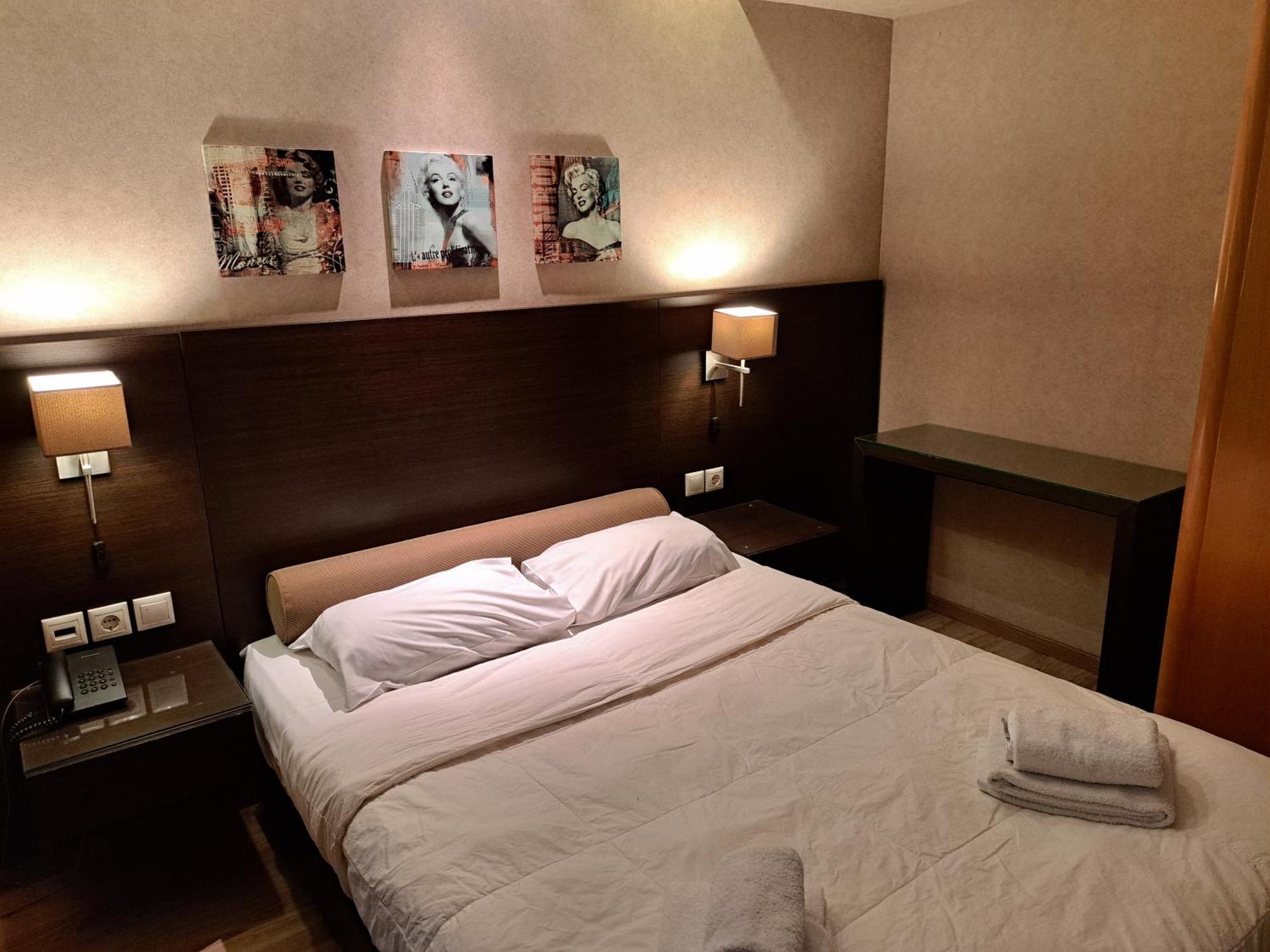 Nefeli Hotel Alimos Bagian luar foto