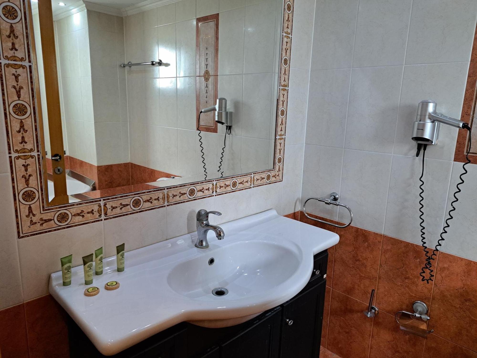 Nefeli Hotel Alimos Bagian luar foto