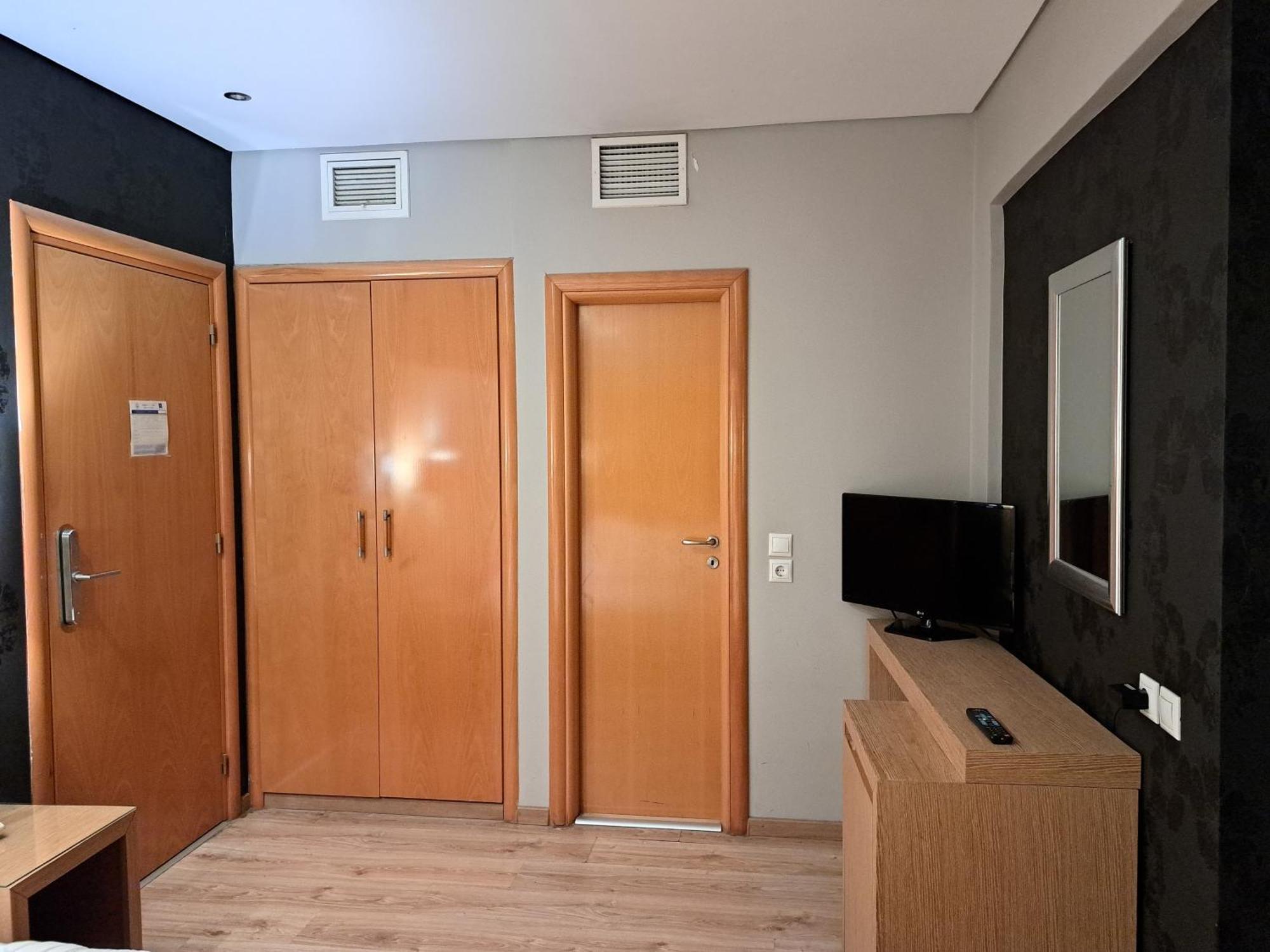 Nefeli Hotel Alimos Bagian luar foto