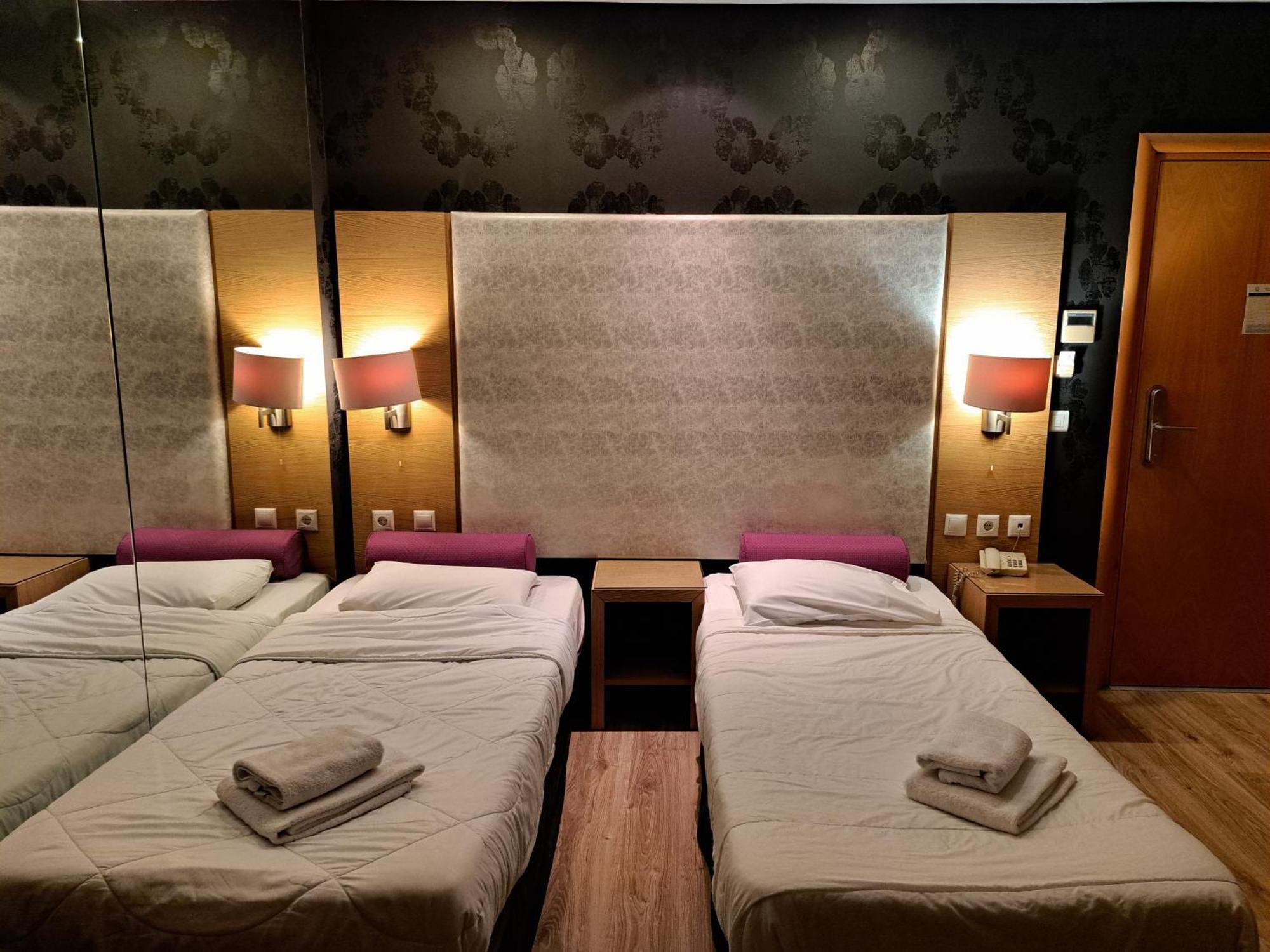 Nefeli Hotel Alimos Bagian luar foto