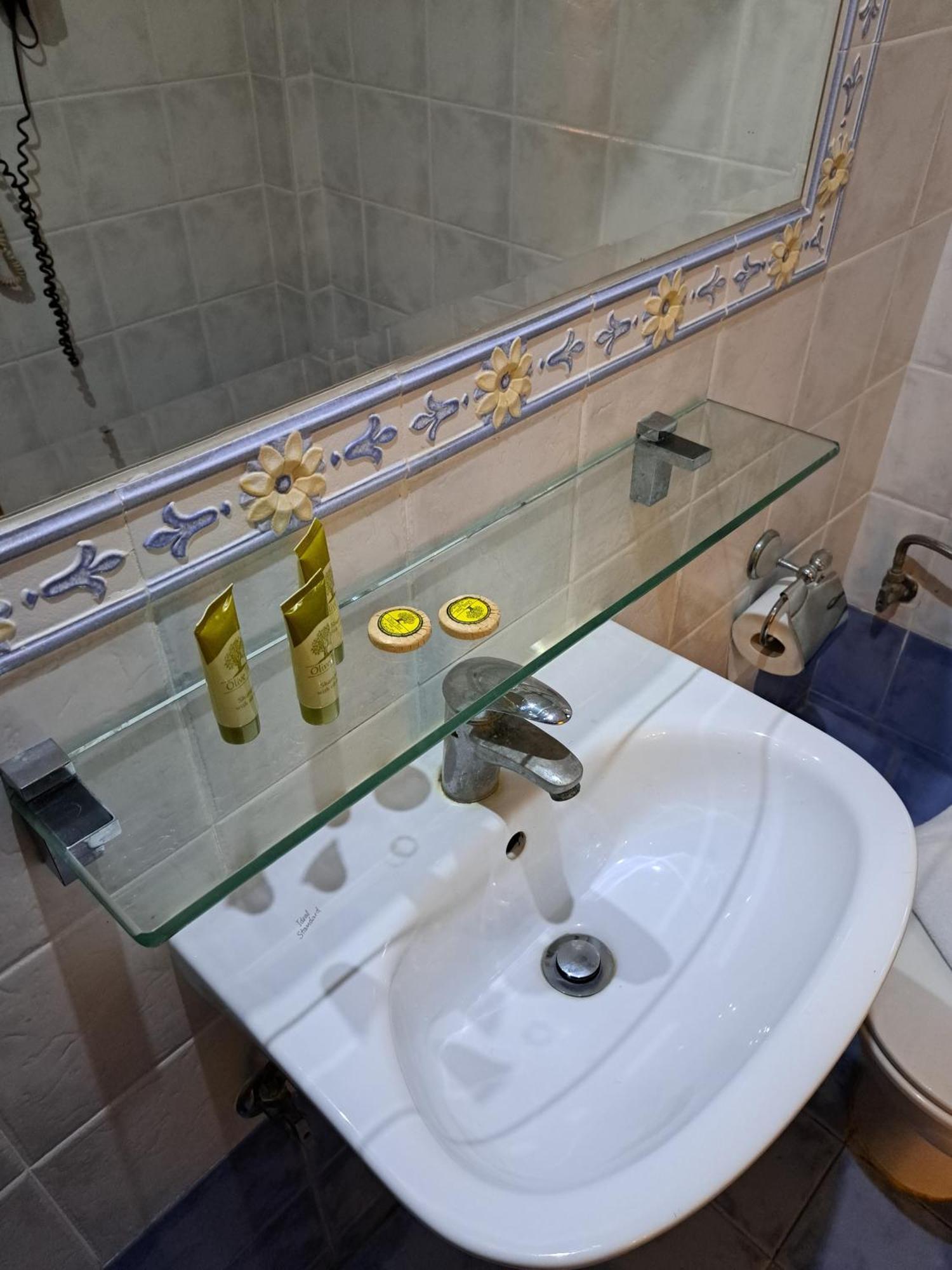 Nefeli Hotel Alimos Bagian luar foto
