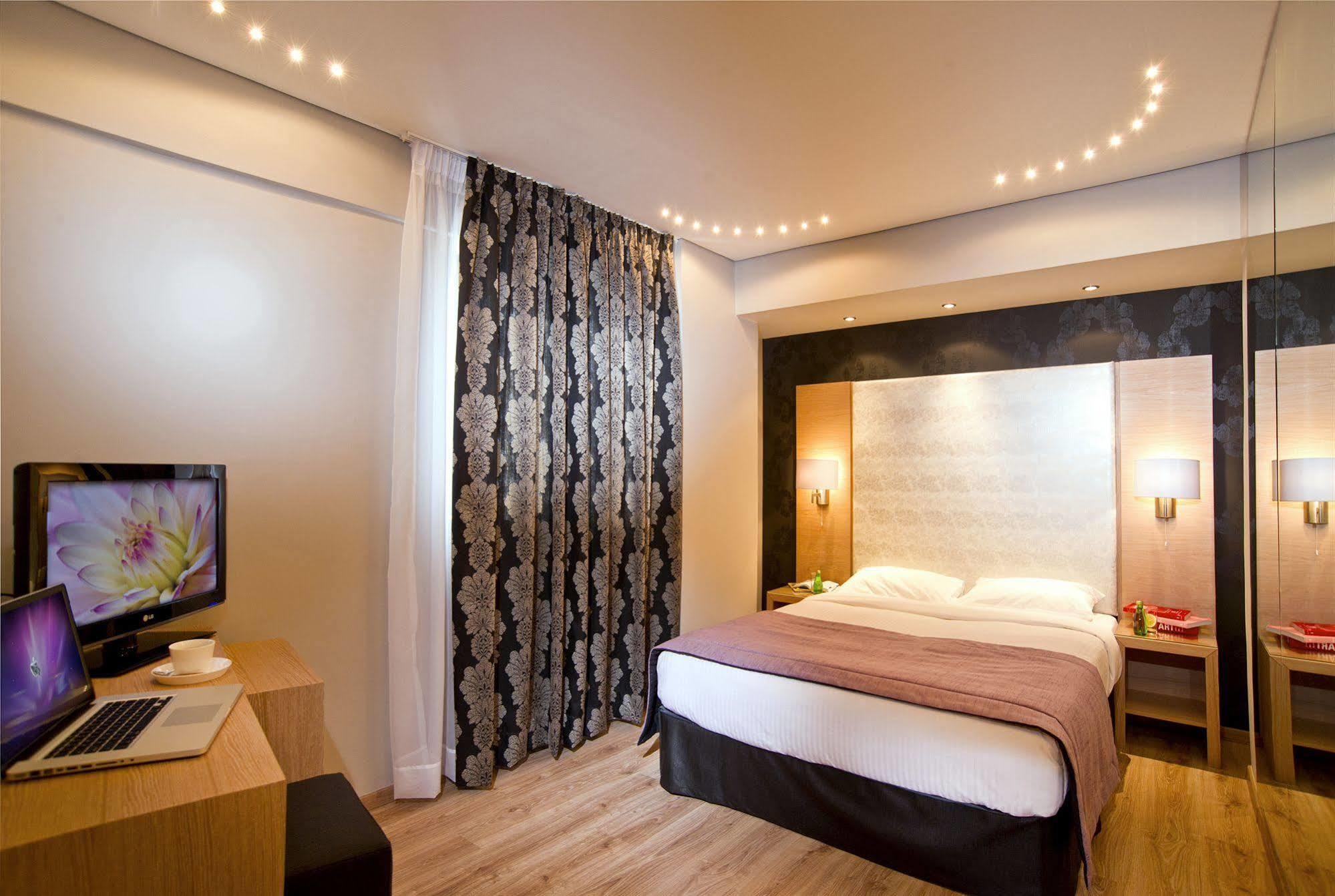 Nefeli Hotel Alimos Bagian luar foto
