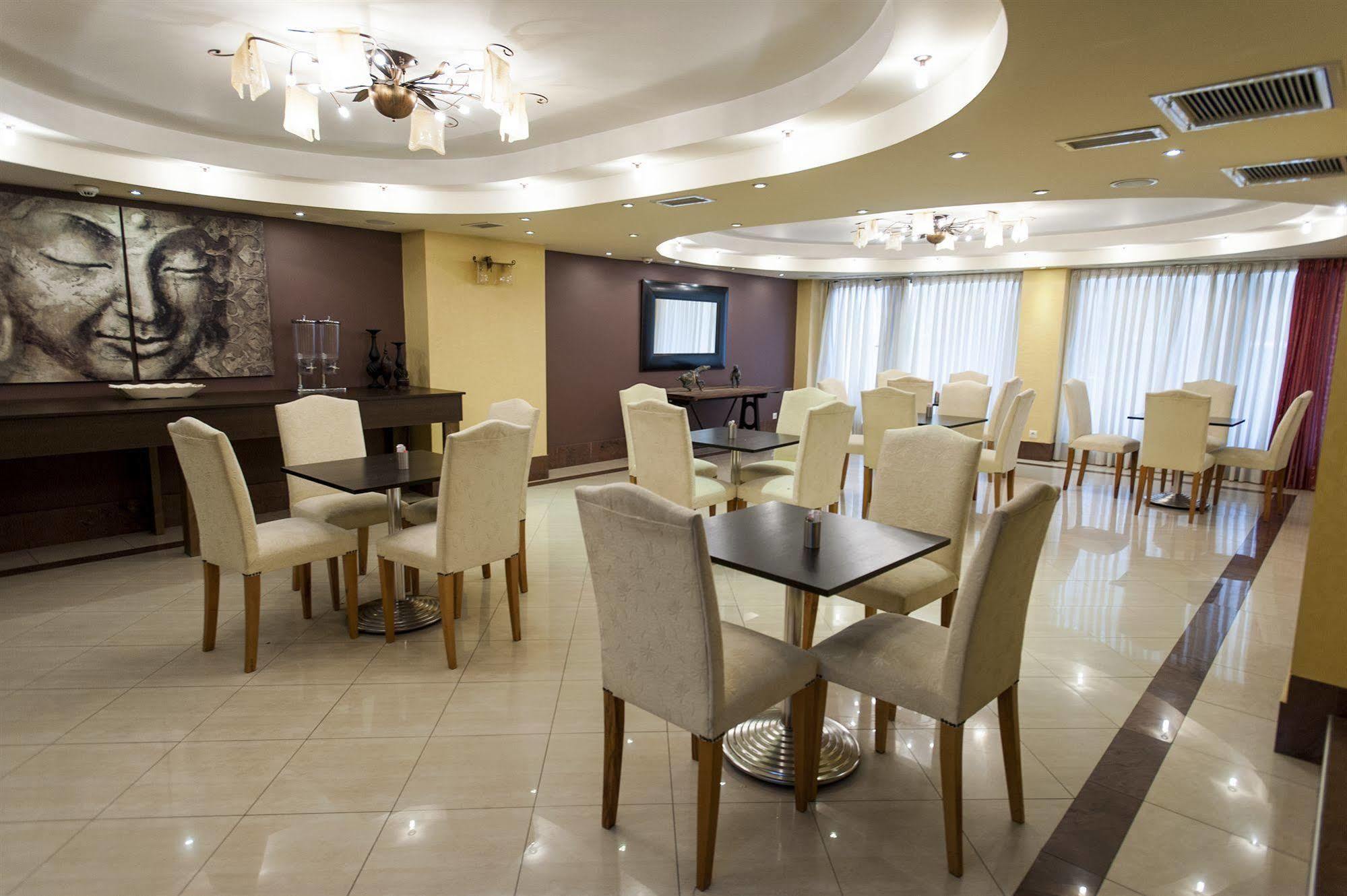 Nefeli Hotel Alimos Bagian luar foto