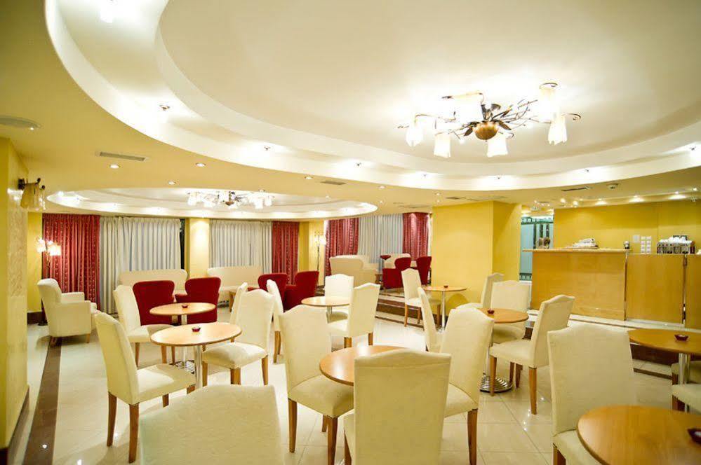 Nefeli Hotel Alimos Bagian luar foto