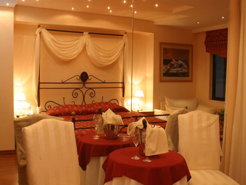 Nefeli Hotel Alimos Bagian luar foto