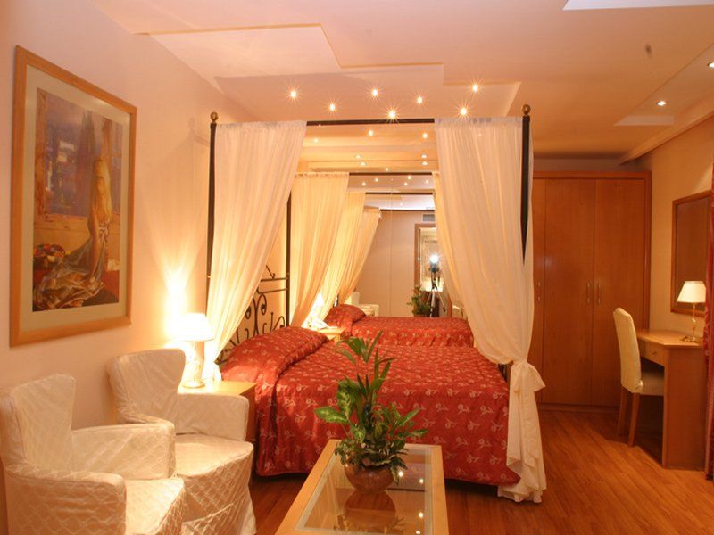 Nefeli Hotel Alimos Bagian luar foto